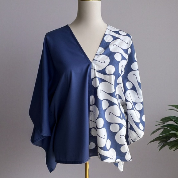 0117/ Petite Style Top . Blue White Batik Pattern Cropped Kaftan - Picture 4 of 8